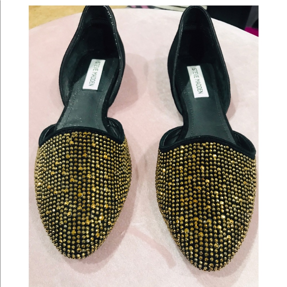 Steve Madden gold and black flat!